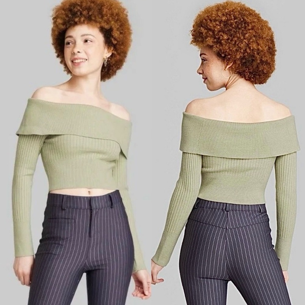 NWOT Off the Shoulder Long Sleeve Sweater
Crop Top Wild Fable Sage Green Small